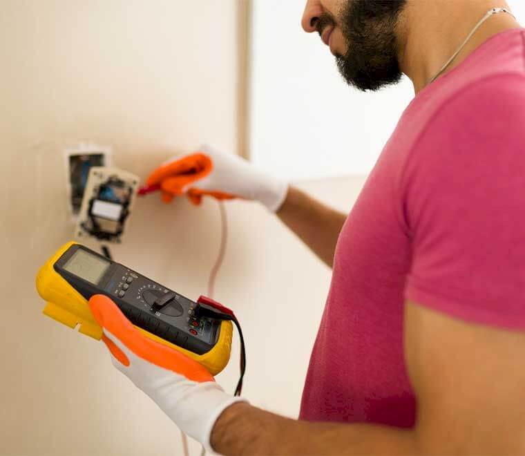 Prix mise aux normes électriques en Suisse