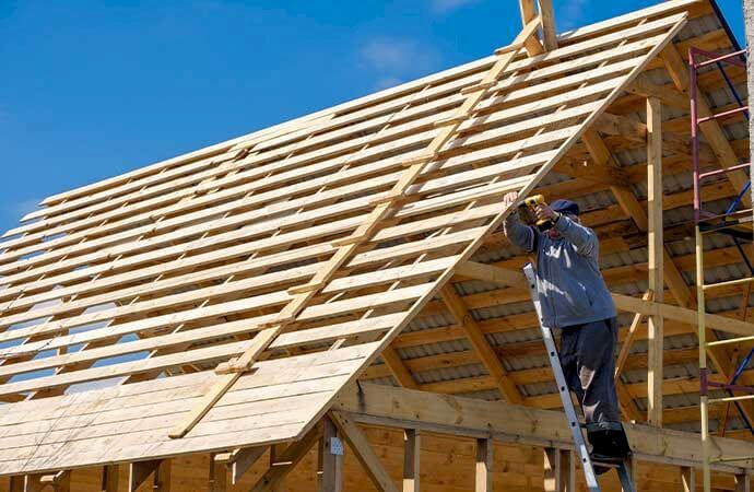 Quelles sont les étapes d’une surélévation de charpente de toit avec Avenir Rénovations ?